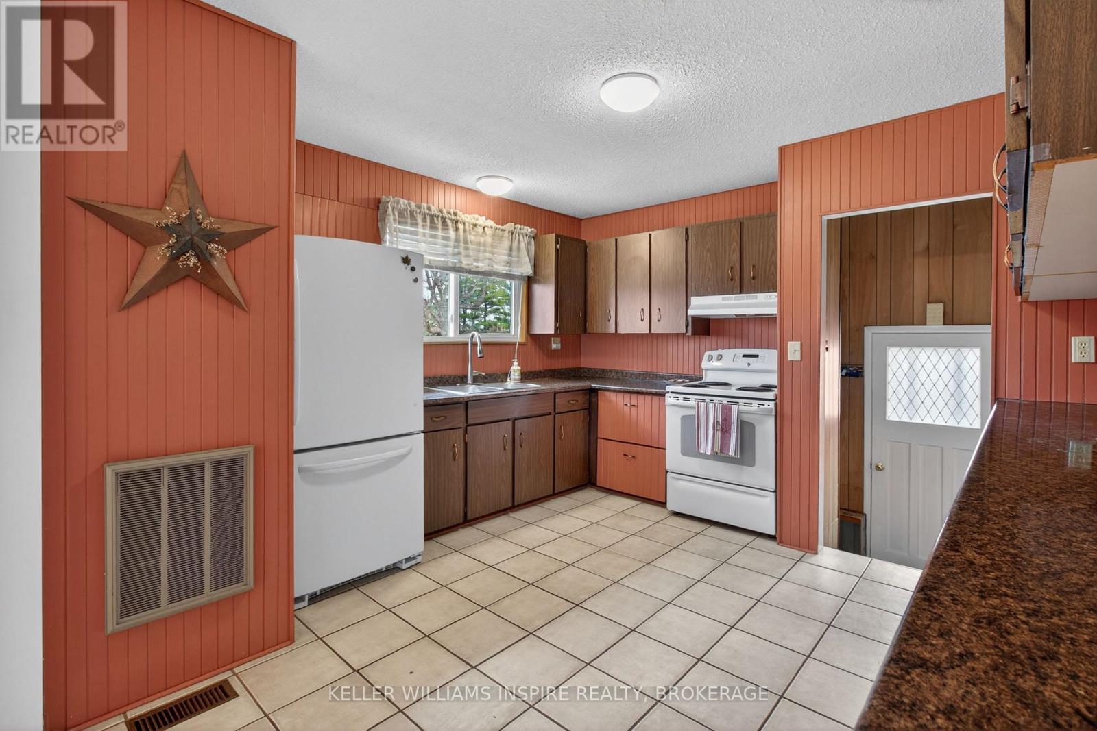 337 SIMMONS ROAD - 8