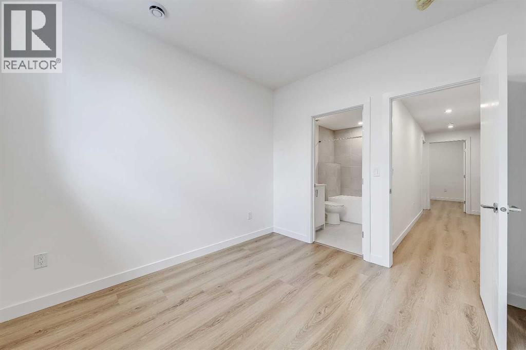 #103 3550 45 Street SW - 17