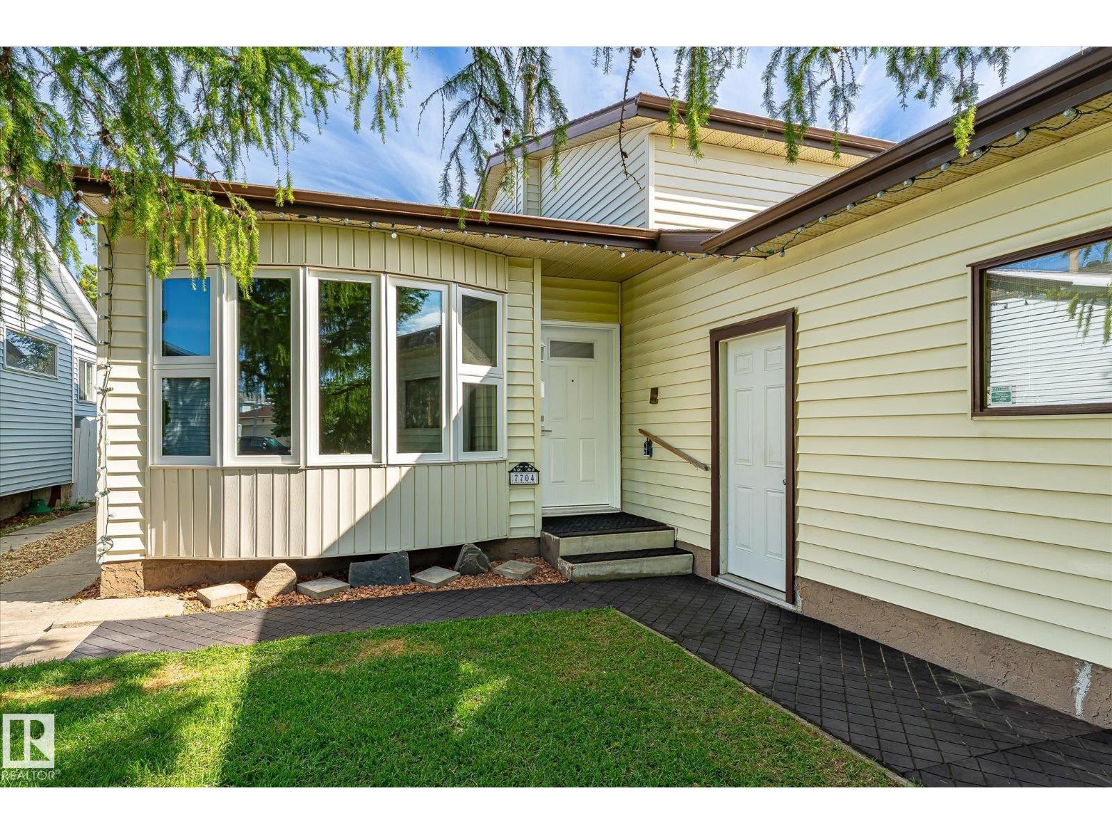7704 152B AV NW - Image 3