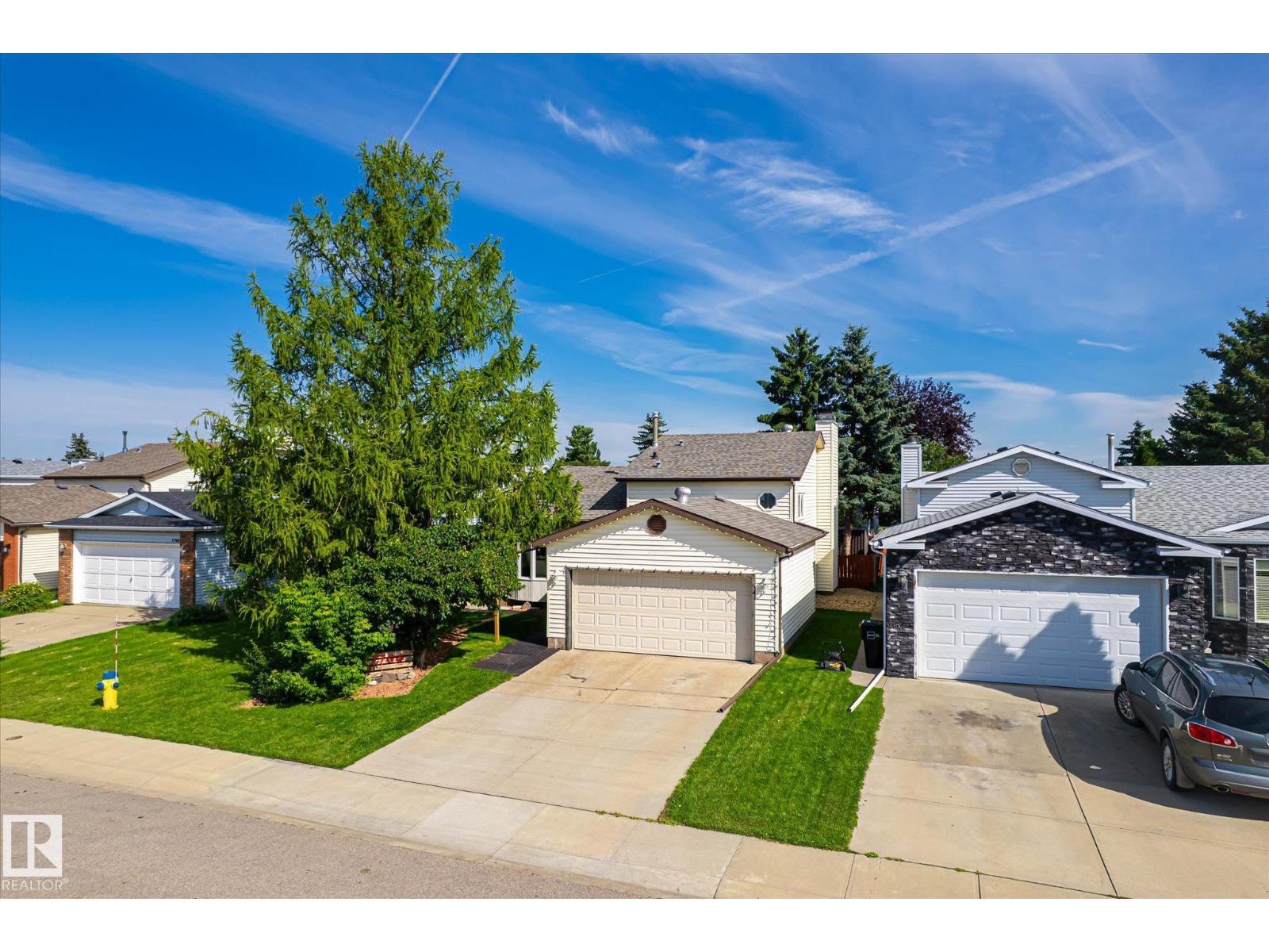 7704 152B AV NW - 2