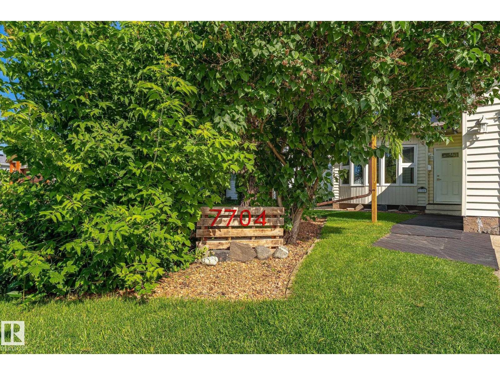 7704 152B AV NW - 65