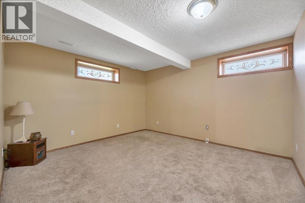 418 1 Avenue NW - 18