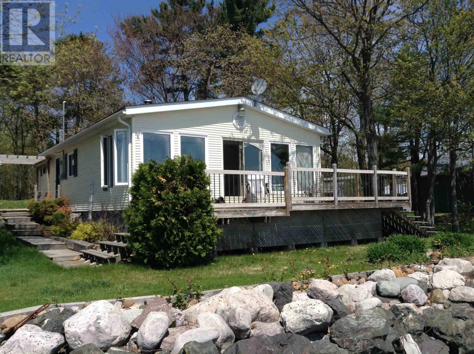 647B Lakeshore DR