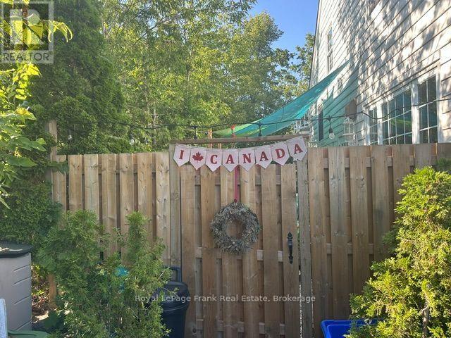 10 King Street East — photo 17