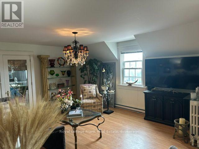 10 King Street East — photo 24