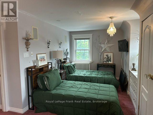 10 King Street East — photo 38