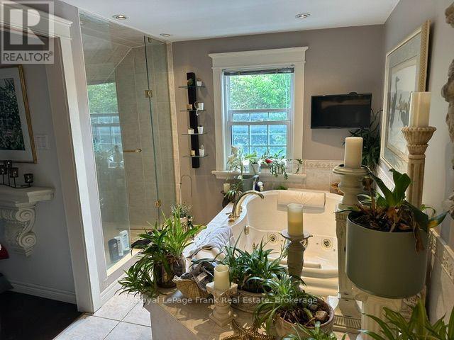 10 King Street East — photo 41