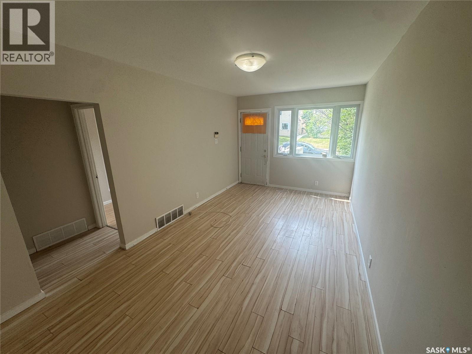 755 Cameron STREET, Regina — photo 2