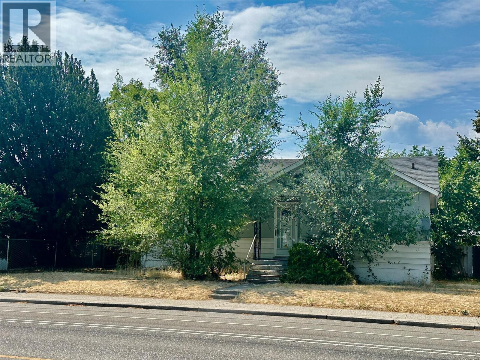 2038 Richter Street