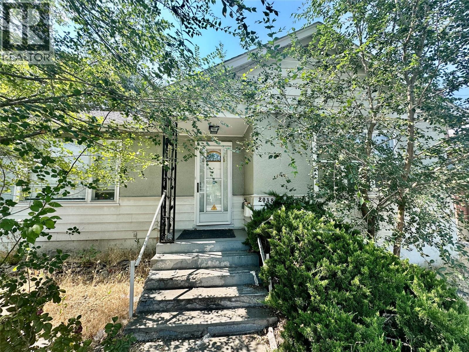 2038 Richter Street - 8
