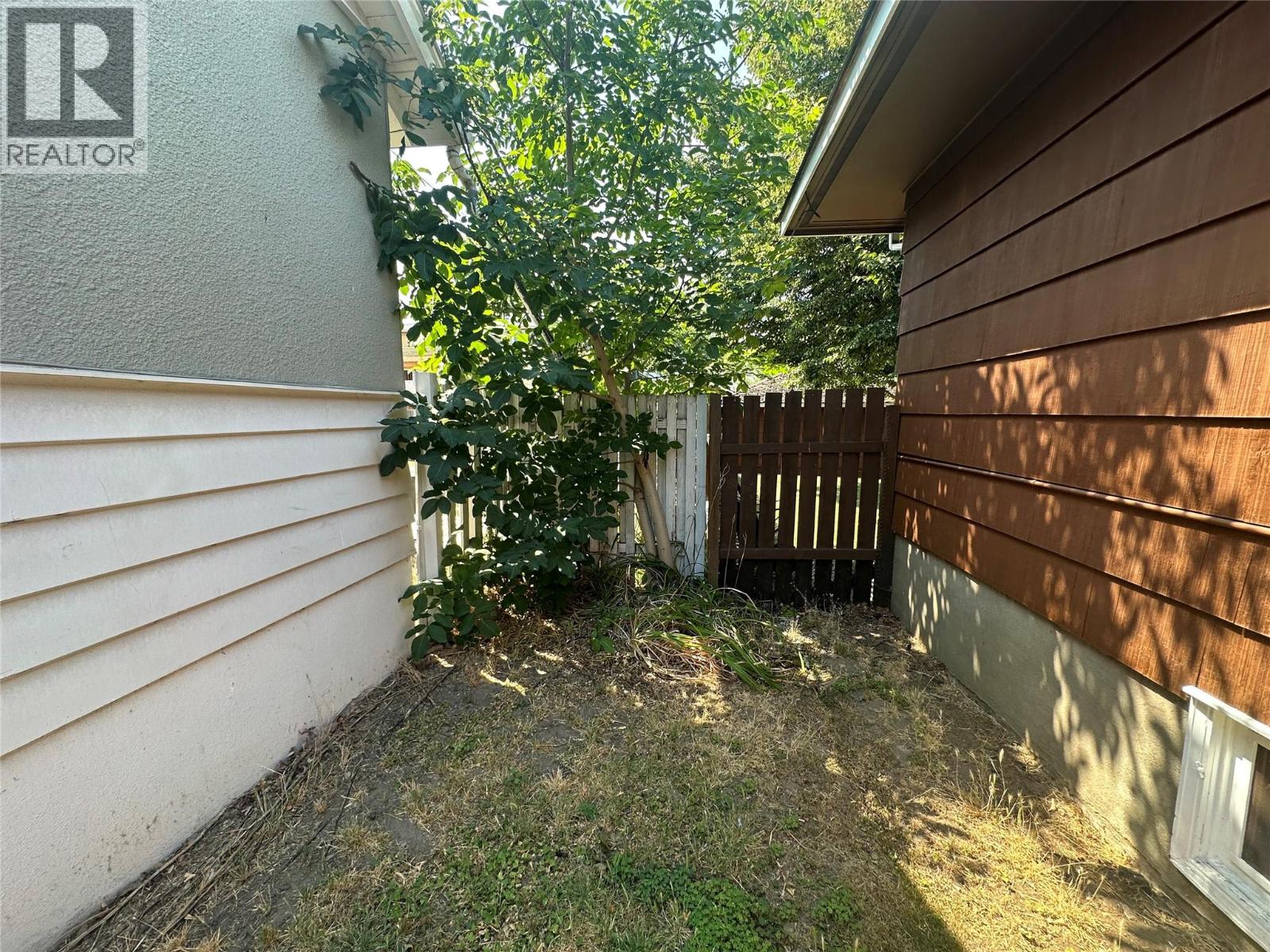 2038 Richter Street - 6