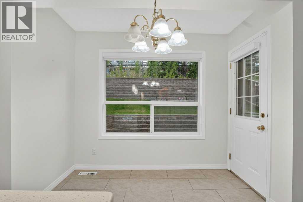 338 Panamount Drive NW - 23