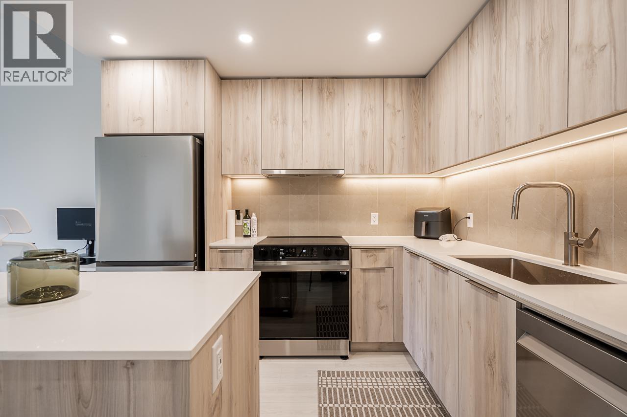317 3594 MALSUM DRIVE, North Vancouver