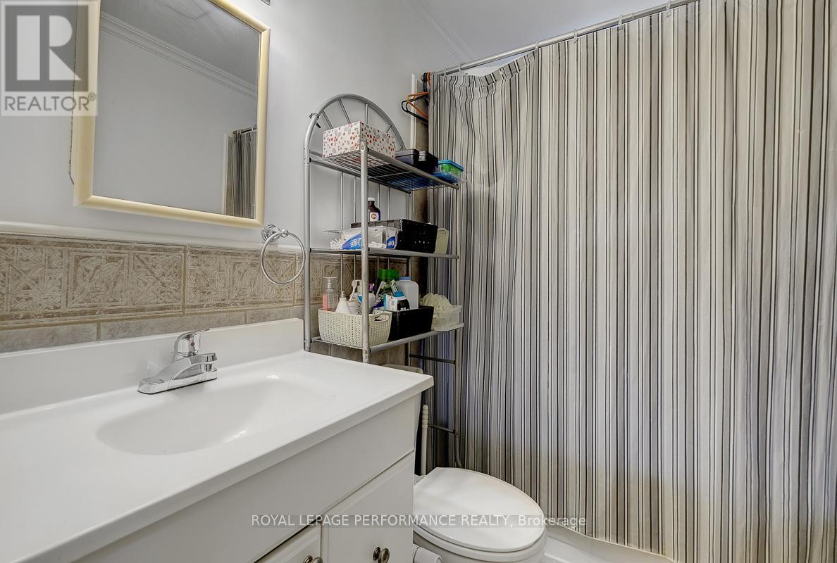 228 Carillon Street