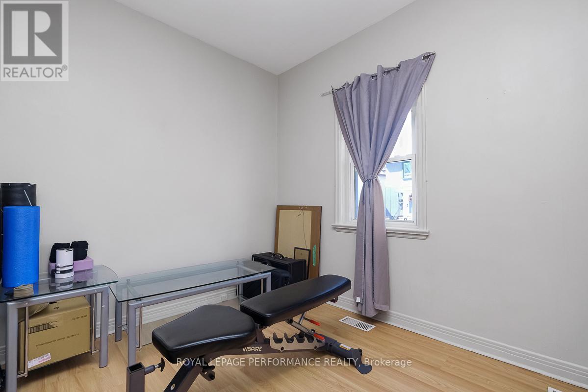 228 Carillon Street