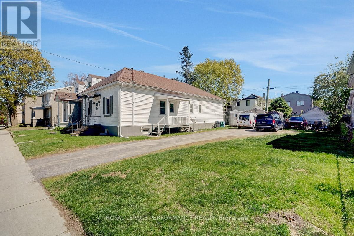 228 Carillon Street