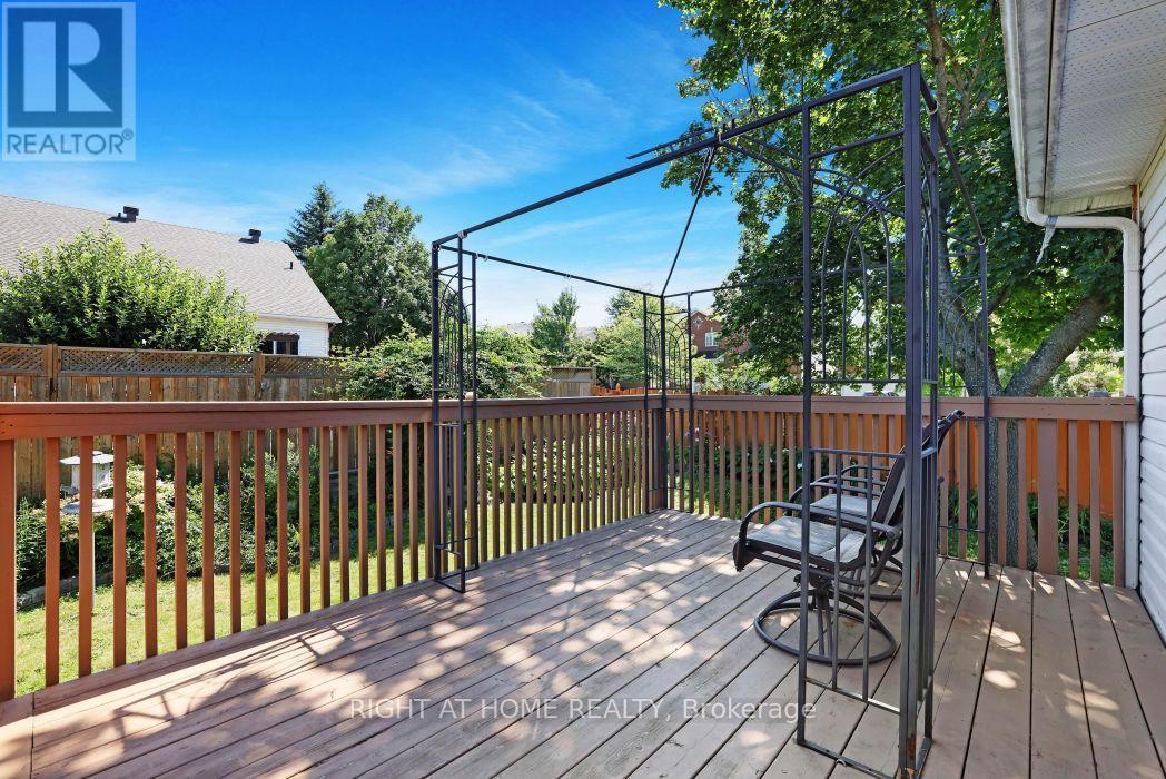 3 Bed, 2 Bath House for Sale in Ottawa – 53 YOHO DRIVE, Ottawa – MLS# X13647194 - Image 31