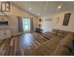 800 Balsam Crescent thumbnail 5