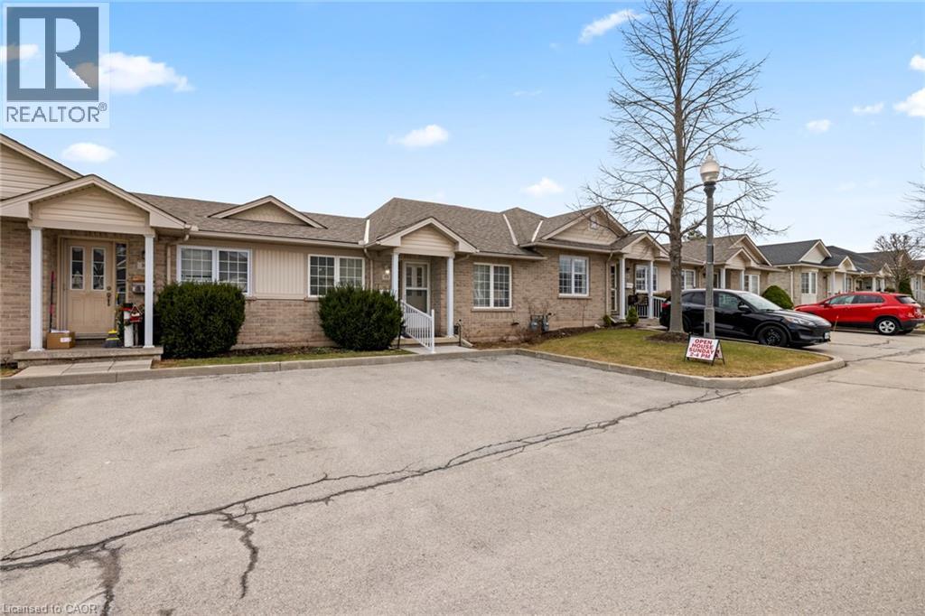 24 KENYON Crescent Unit# 15, Grimsby — photo 2