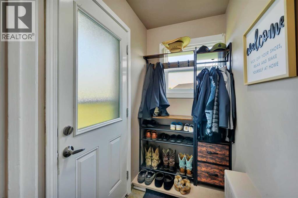 37 Poplar Crescent - 2