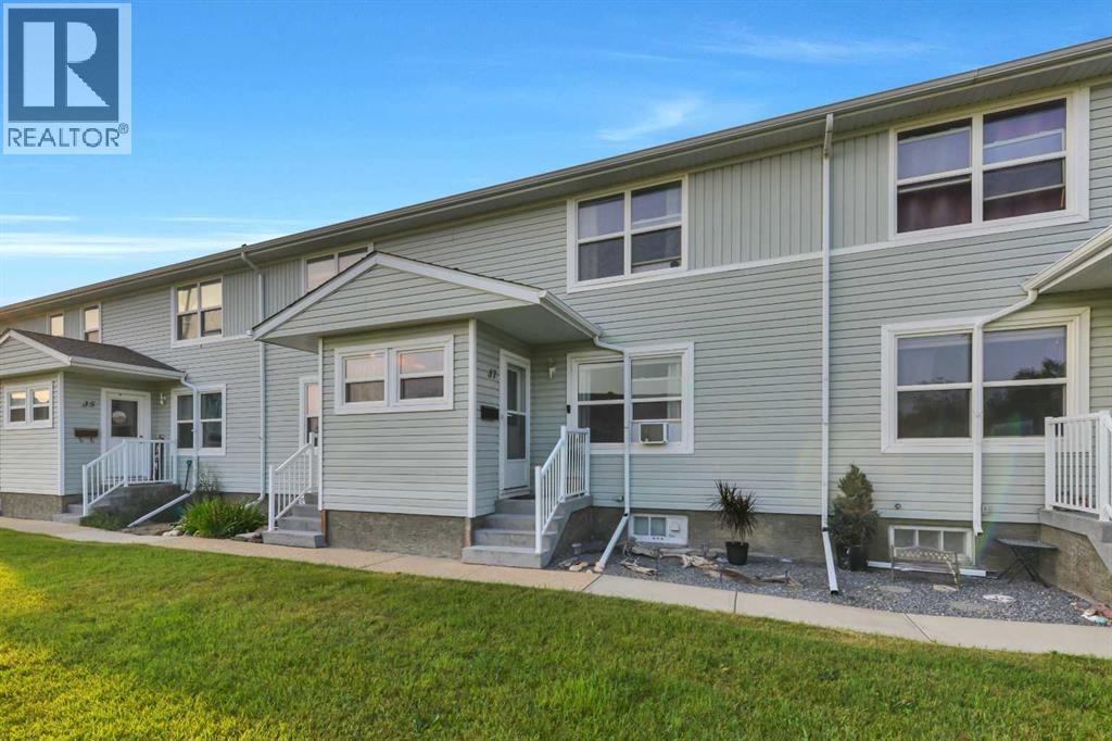 37 Poplar Crescent - 33