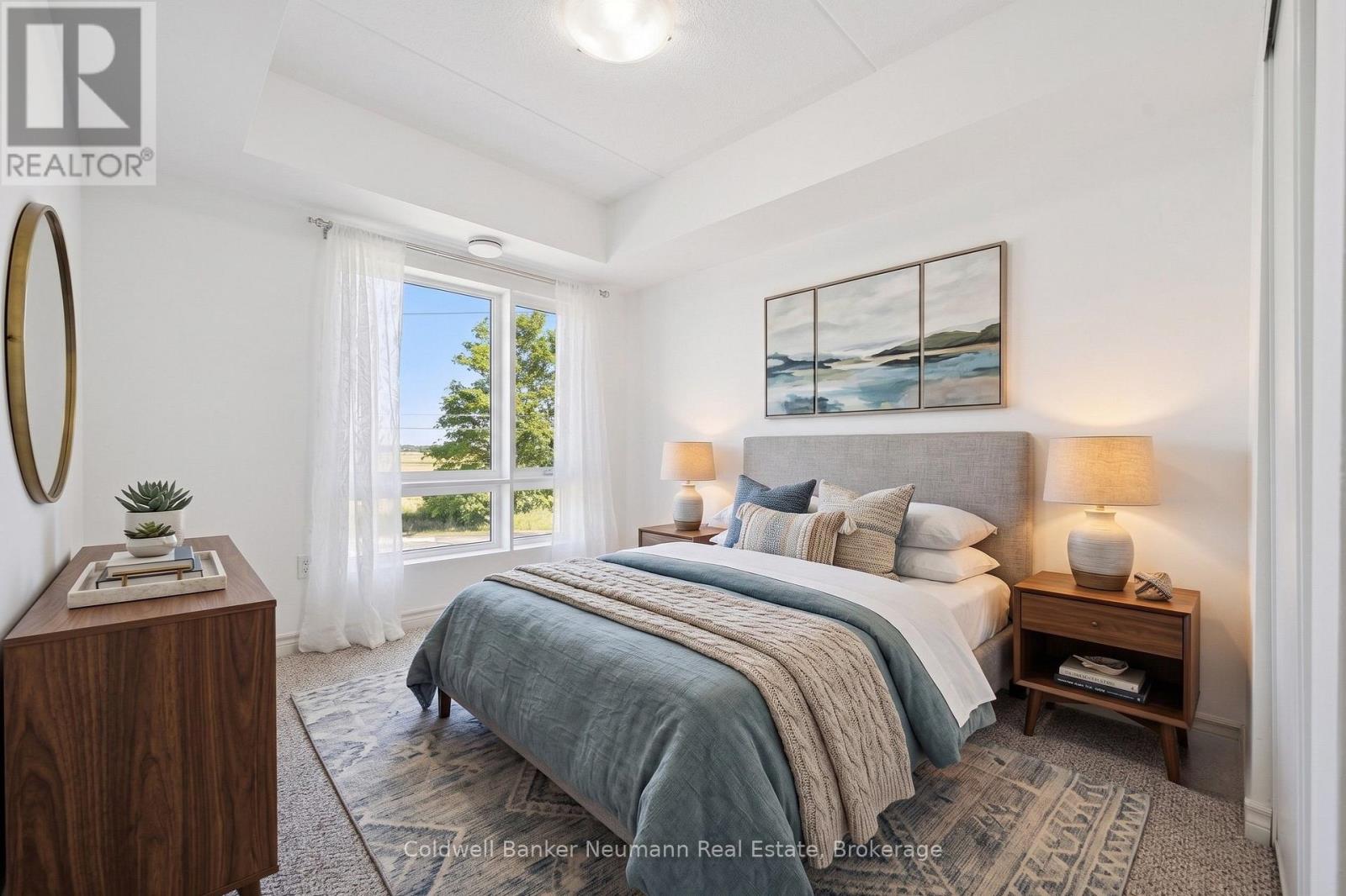 #301 45 KINGSBURY SQUARE - Image 15