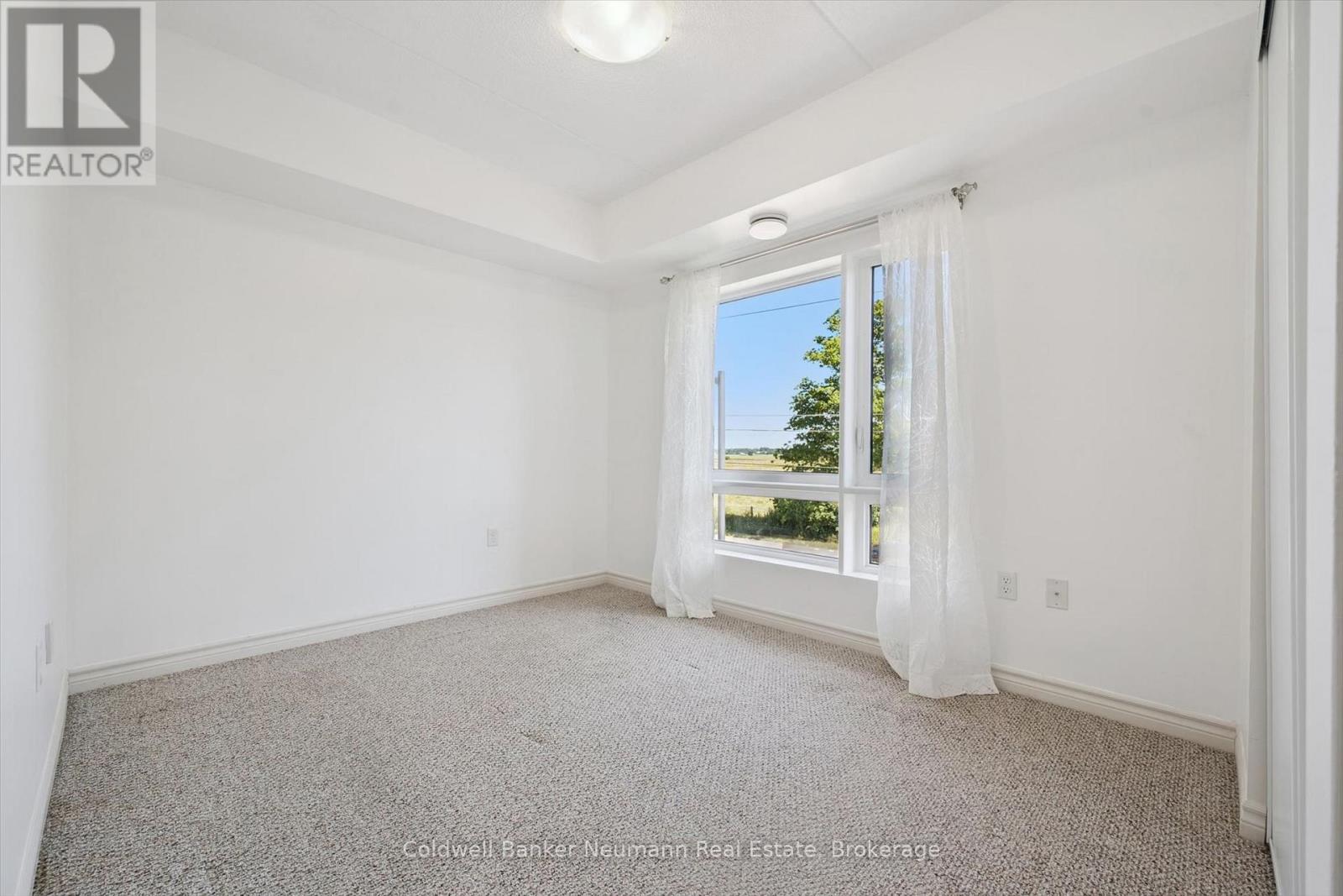 #301 45 KINGSBURY SQUARE - 16