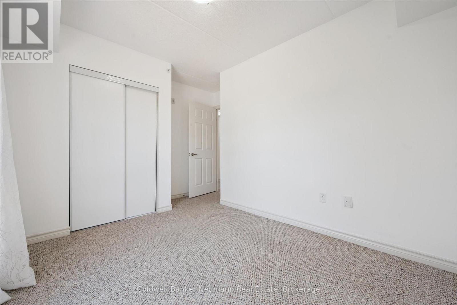 #301 45 KINGSBURY SQUARE - 17