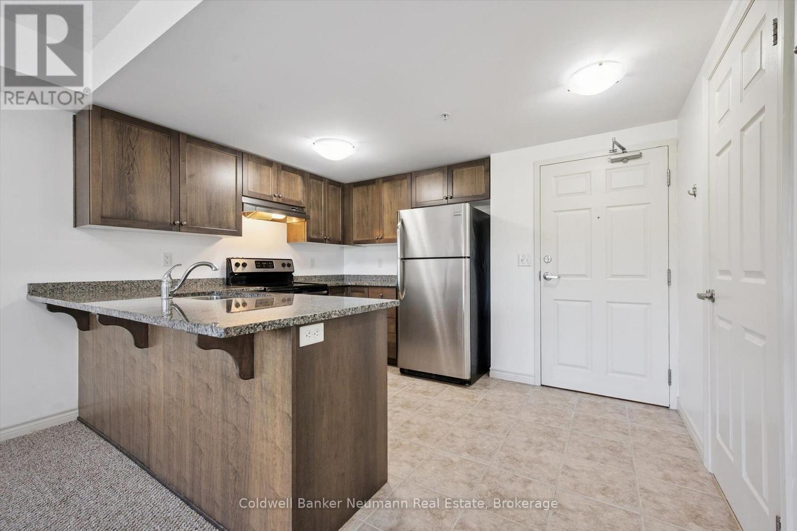#301 45 KINGSBURY SQUARE - 2