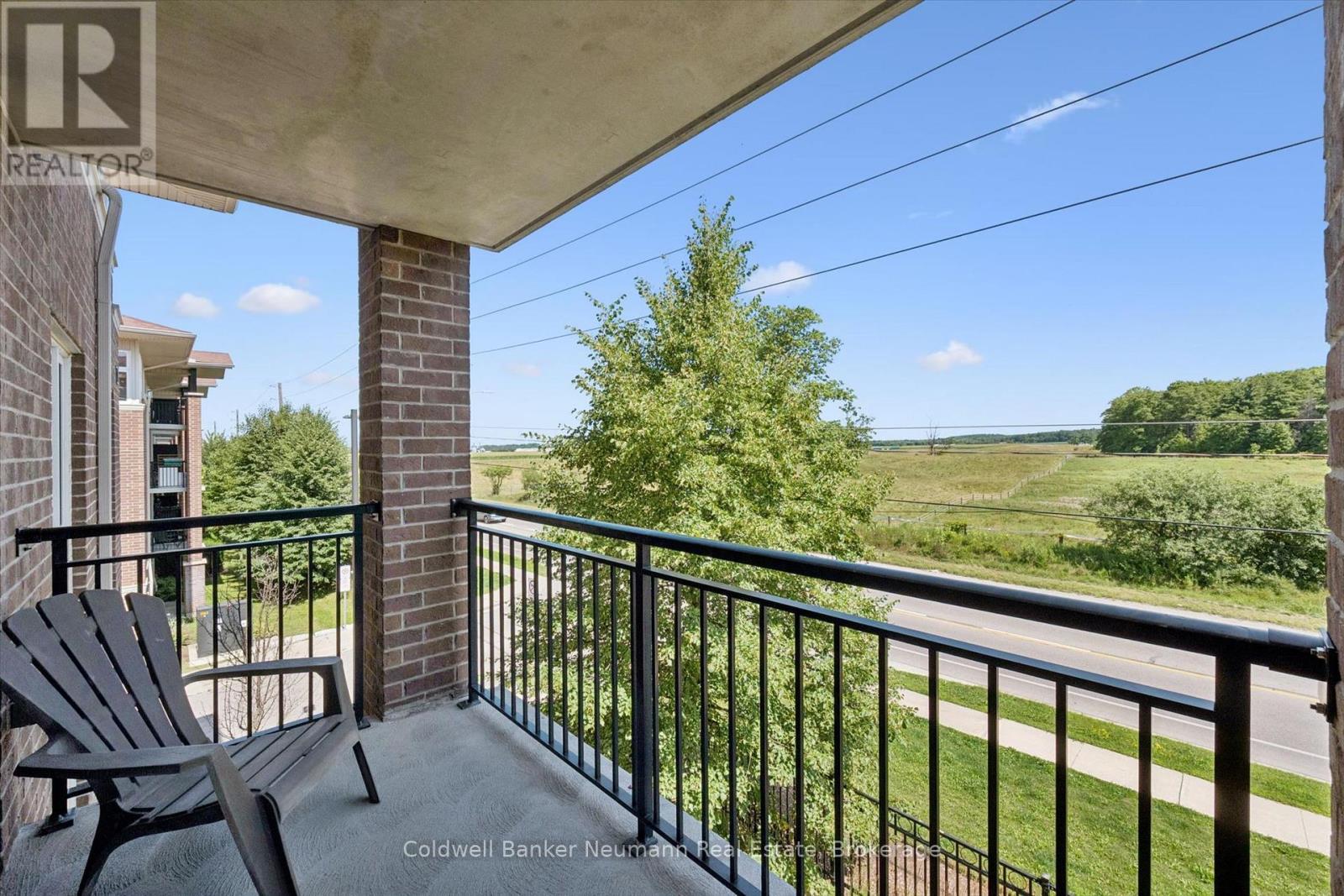 #301 45 KINGSBURY SQUARE - Image 21