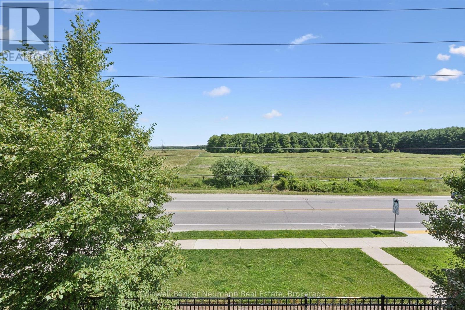 #301 45 KINGSBURY SQUARE - Image 23
