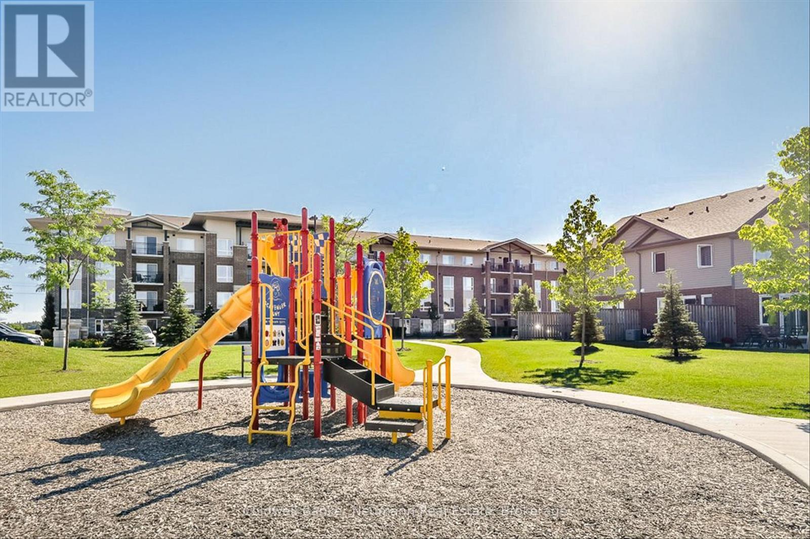 #301 45 KINGSBURY SQUARE - 24