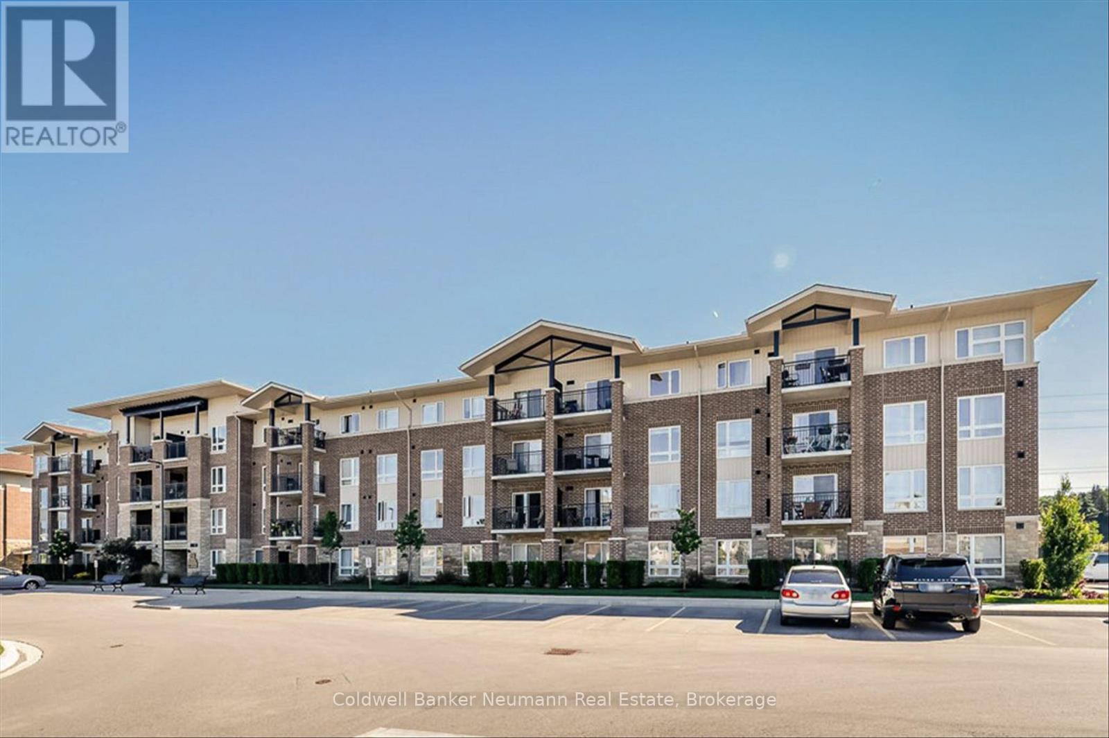 #301 45 KINGSBURY SQUARE - Image 25
