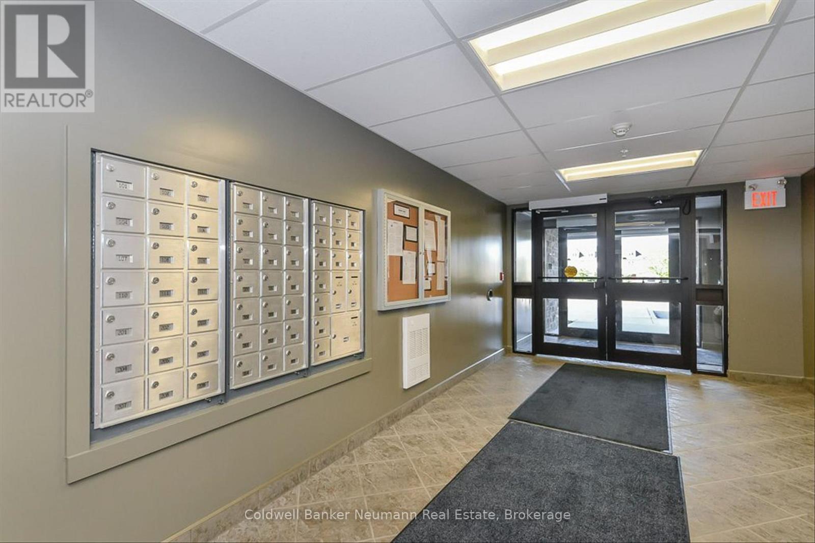#301 45 KINGSBURY SQUARE - 27
