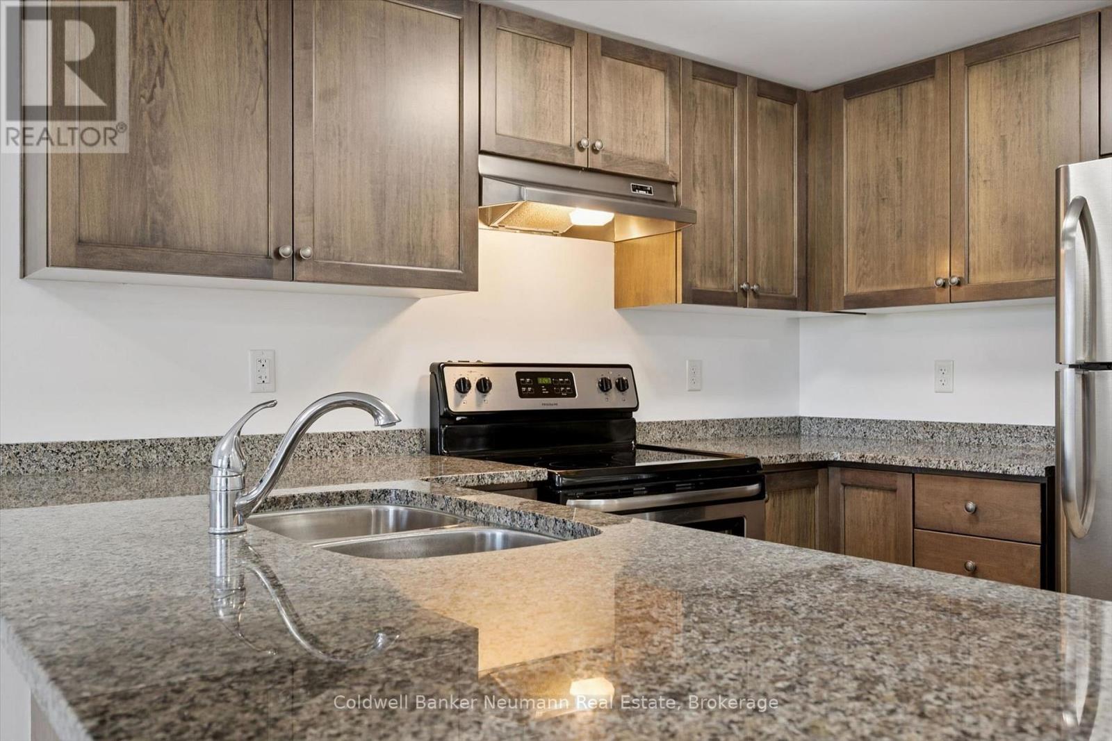 #301 45 KINGSBURY SQUARE - 6