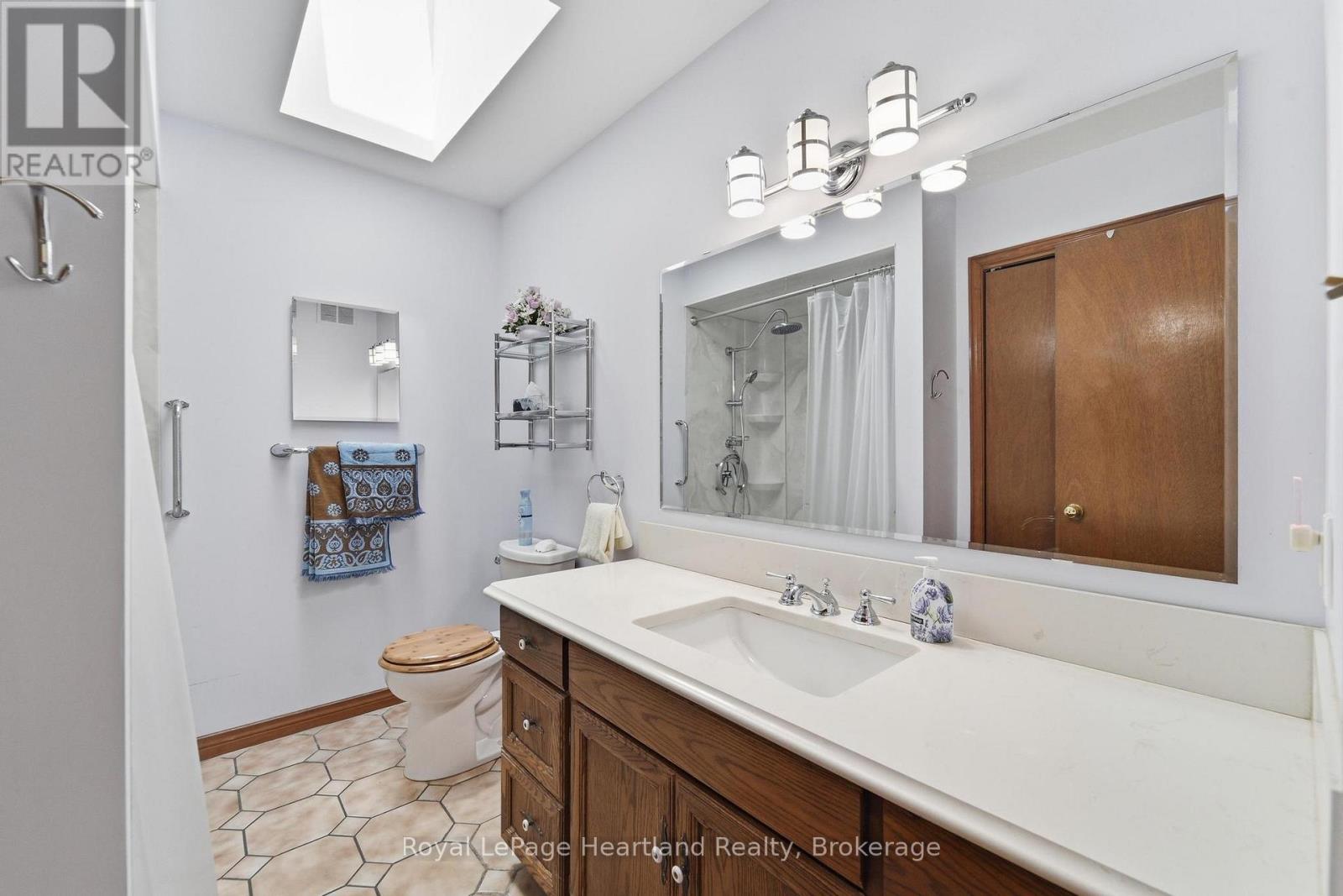 24 LEONARD DRIVE - Image 17