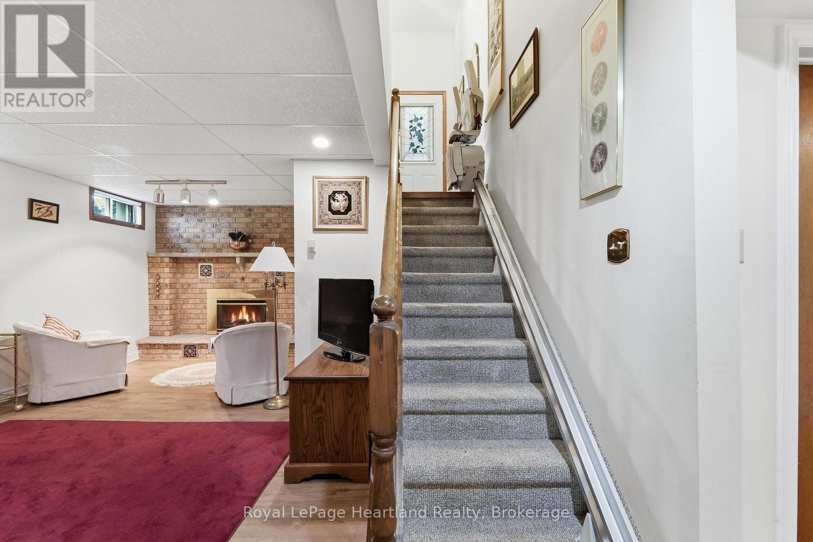 24 LEONARD DRIVE - Image 24