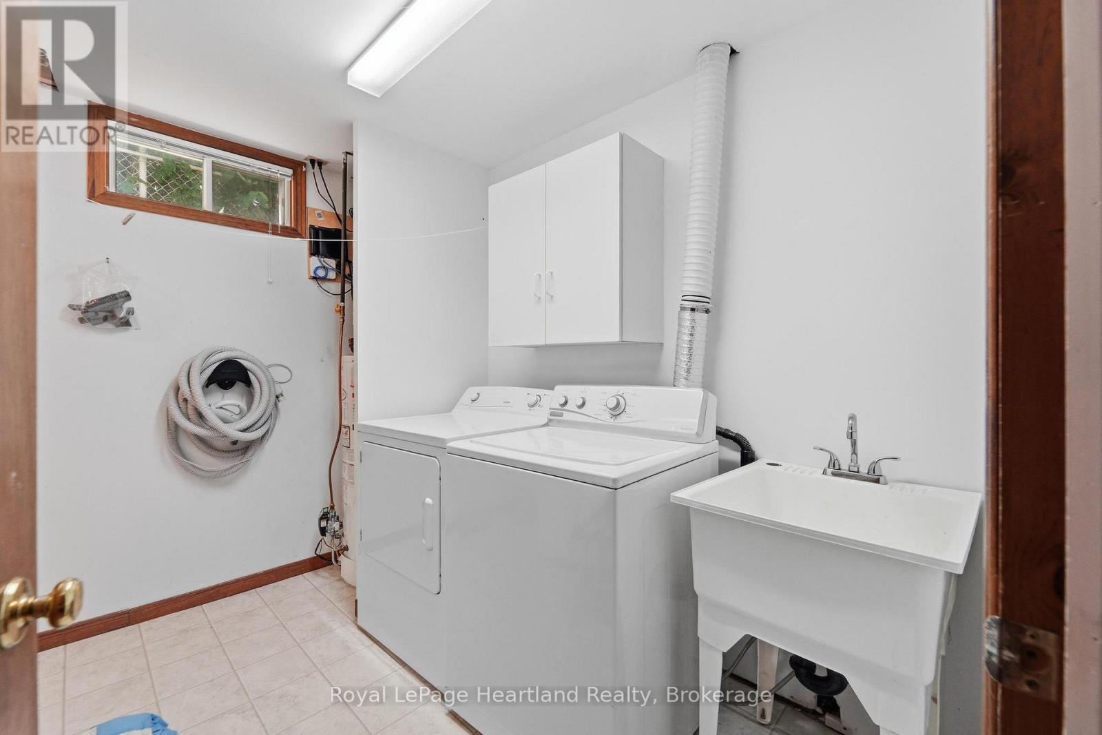 24 LEONARD DRIVE - Image 32