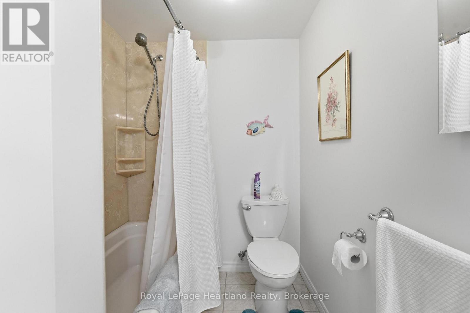24 LEONARD DRIVE - Image 34