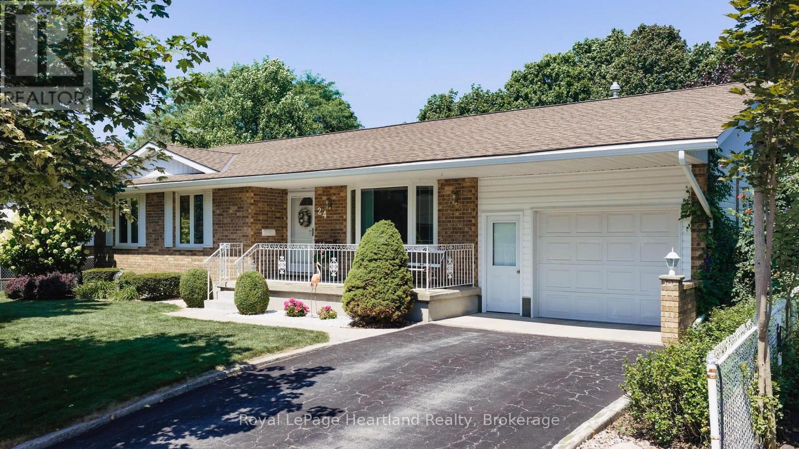 24 LEONARD DRIVE - 46