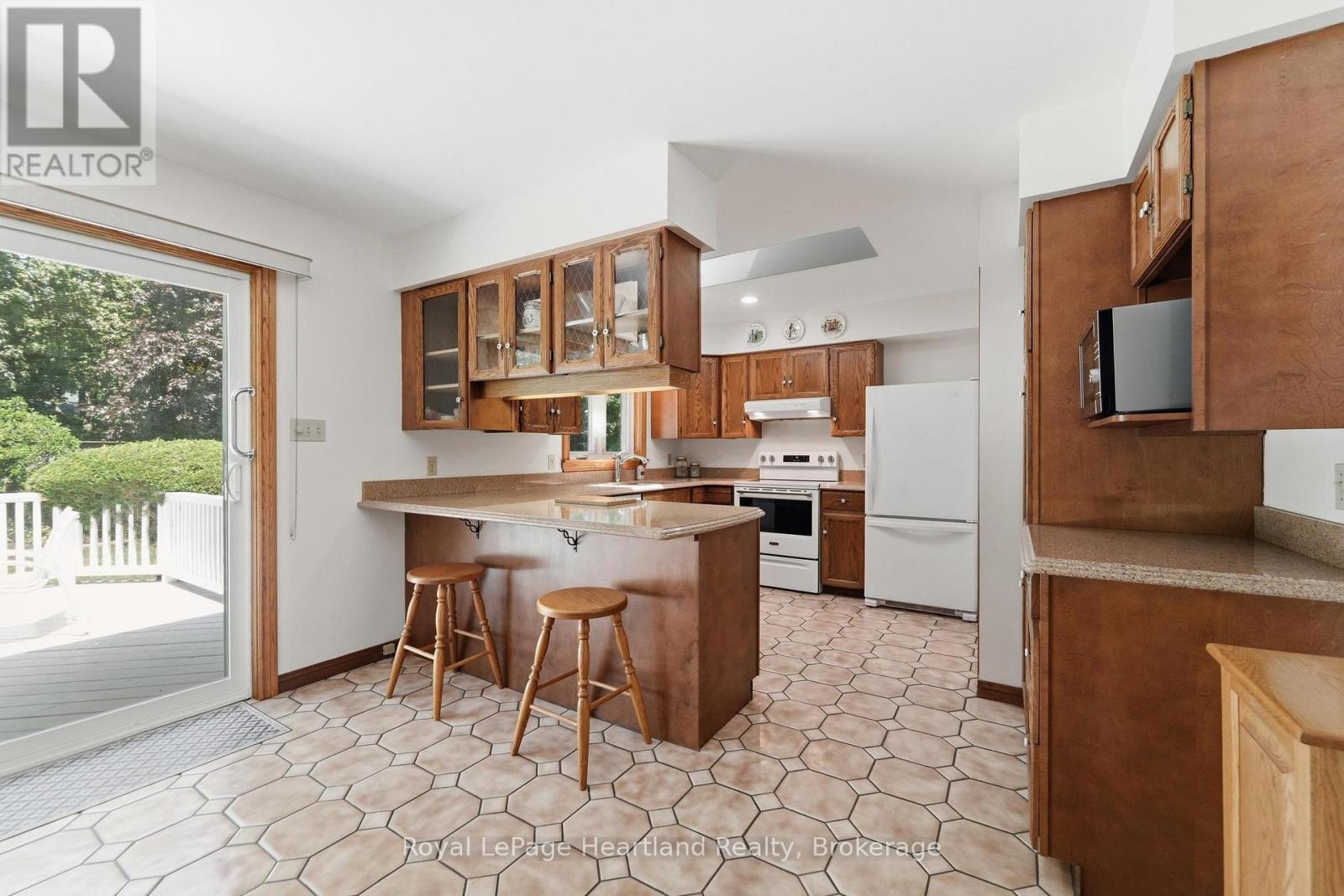 24 LEONARD DRIVE - Image 9