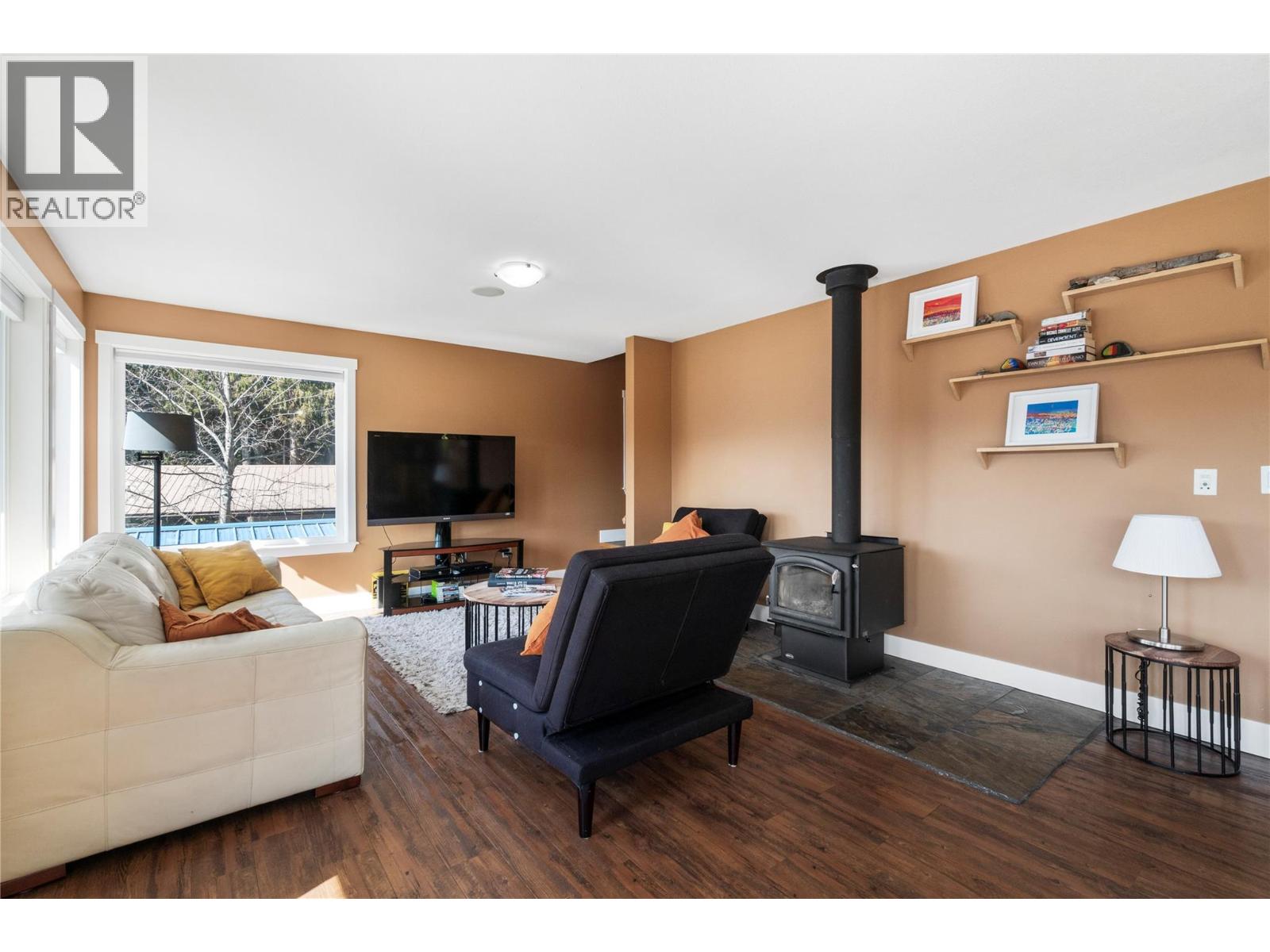 7577 Squilax Anglemont Road - 17