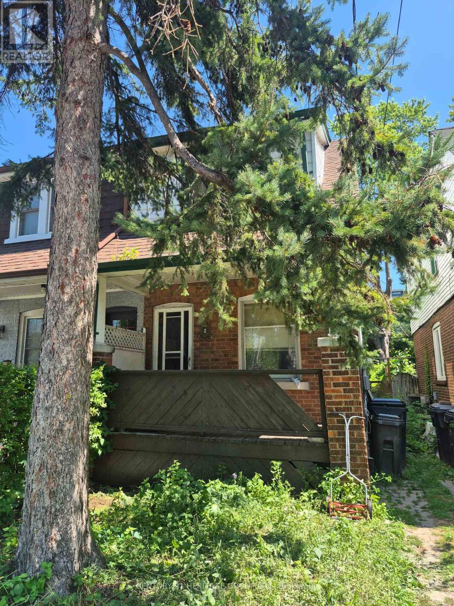 Photo of 235 Chisholm Avenue