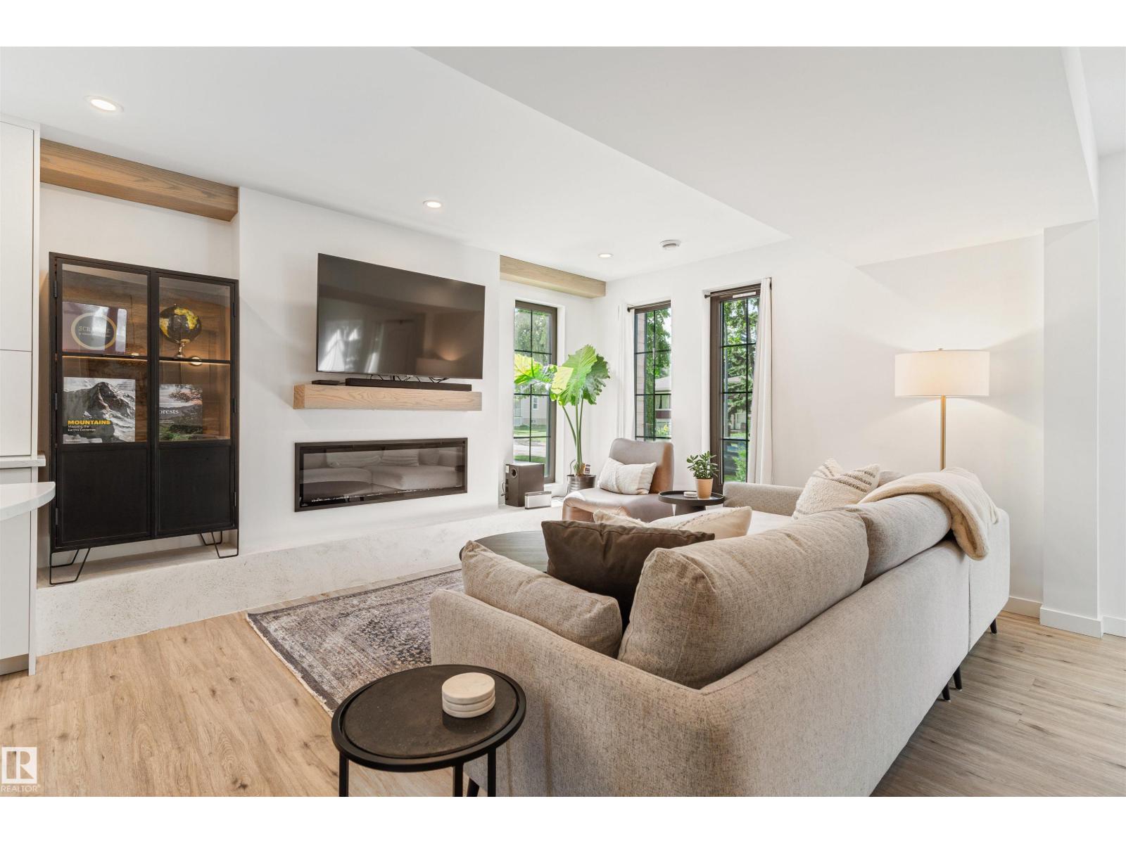 9342 74 AV NW - Image 4