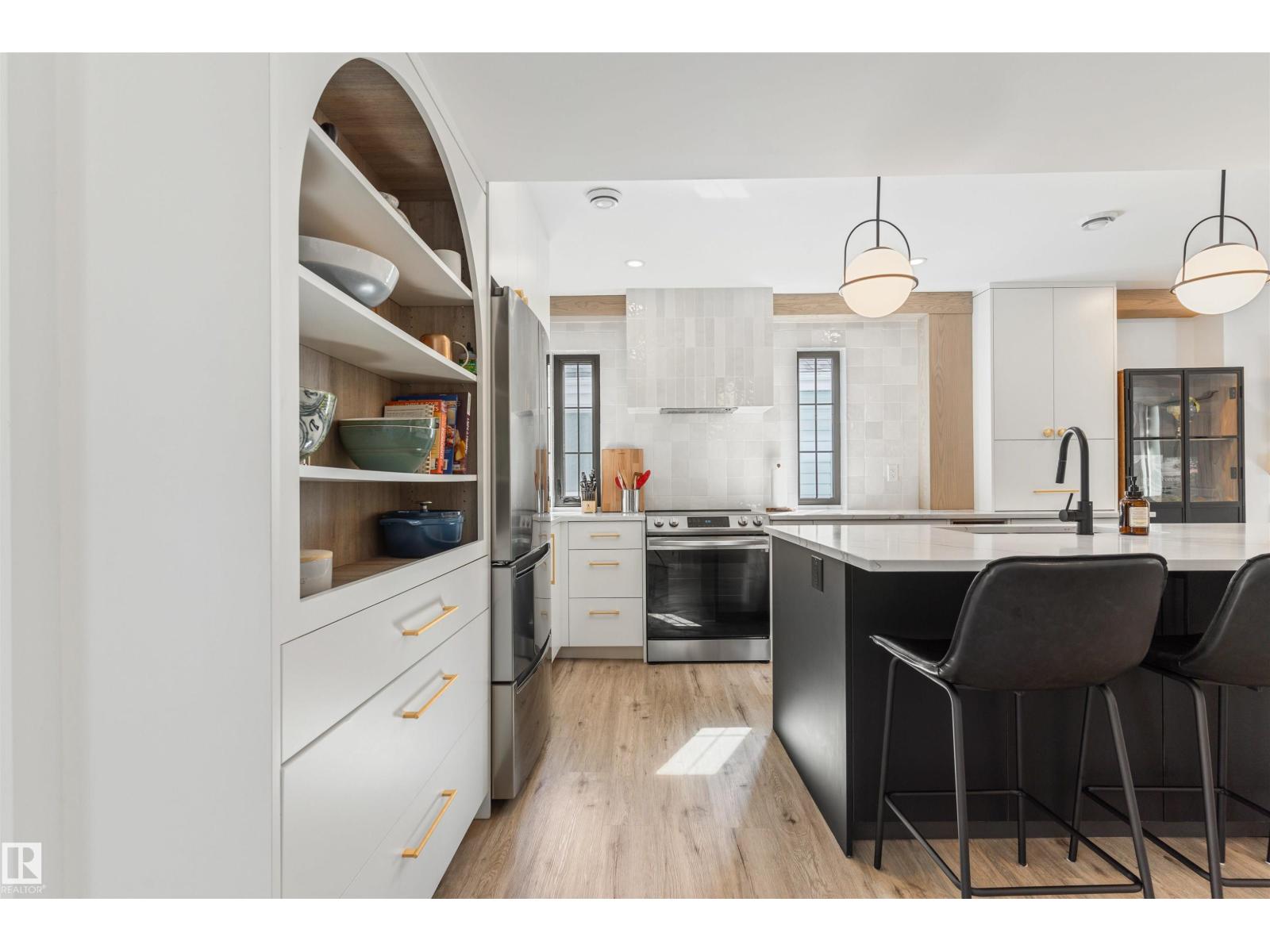 9342 74 AV NW - Image 11