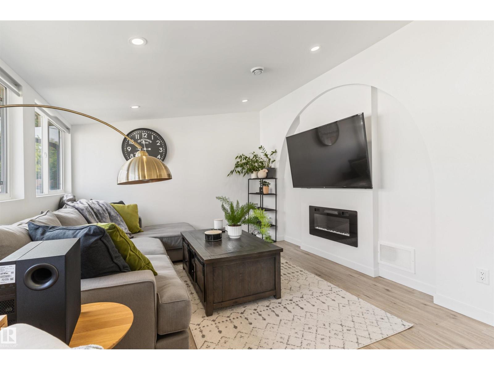 9342 74 AV NW - Image 15