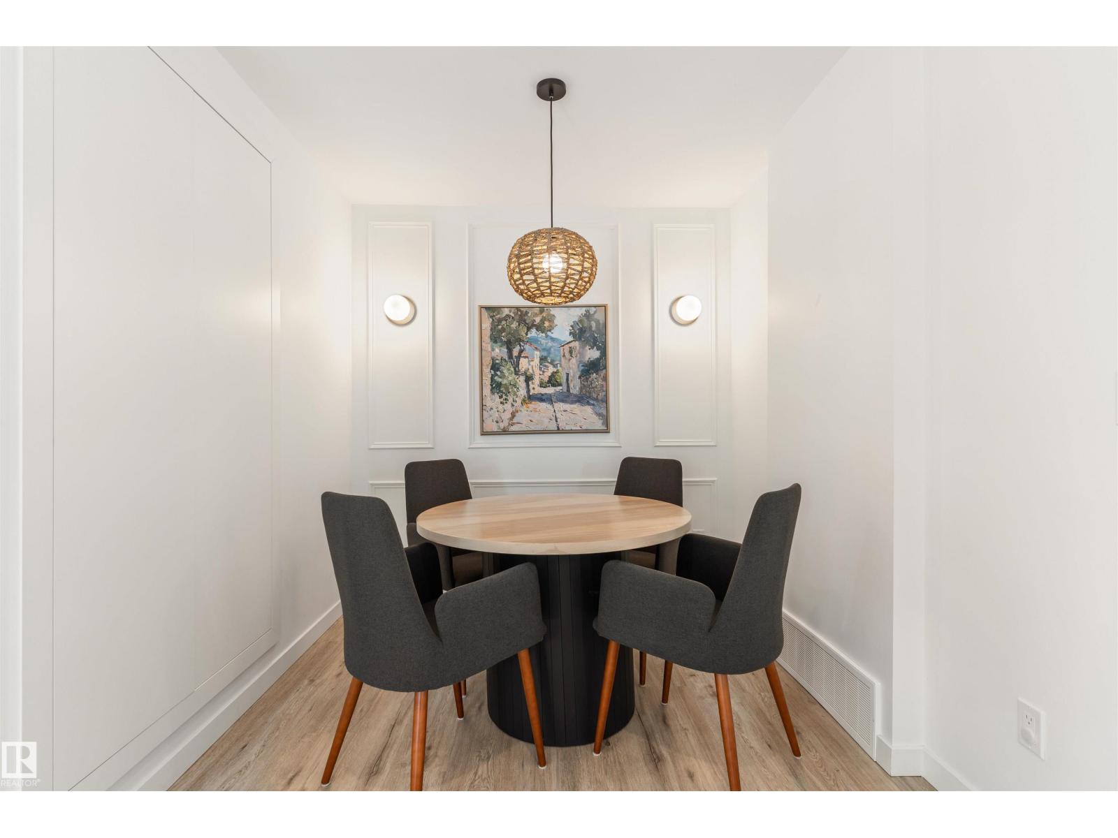 9342 74 AV NW - 7