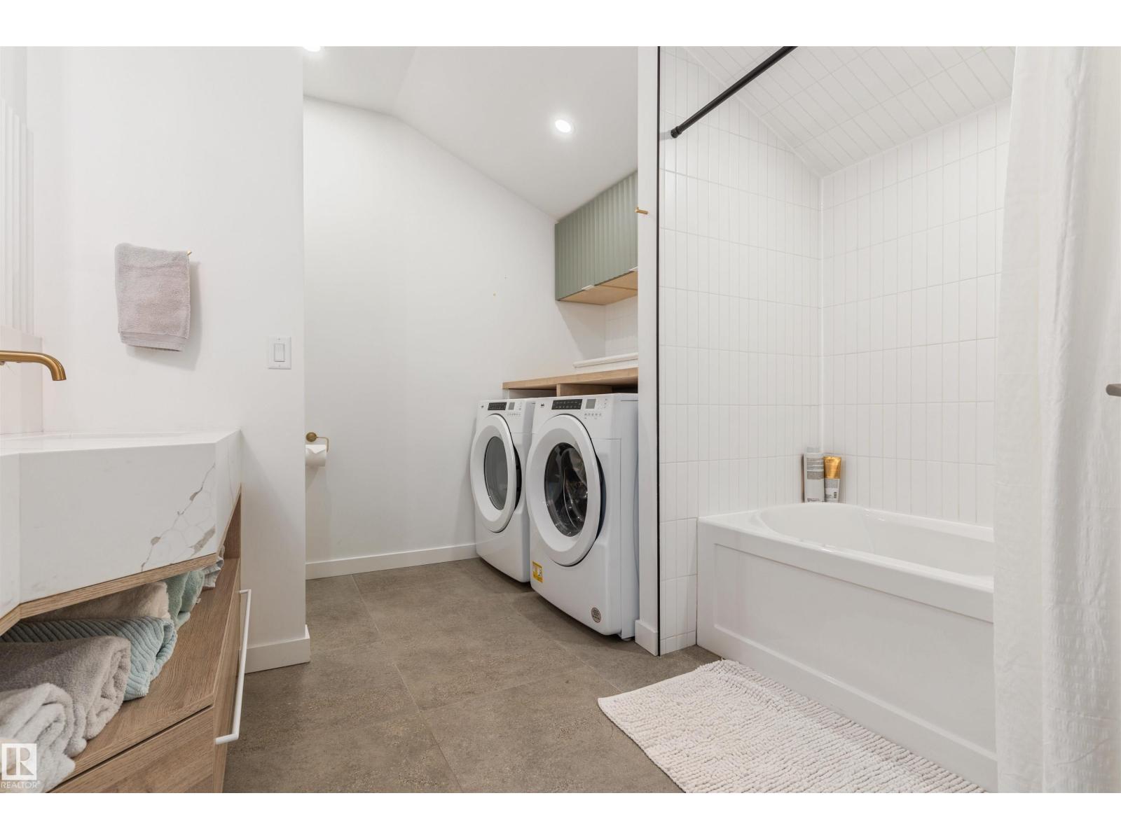 9342 74 AV NW - 28