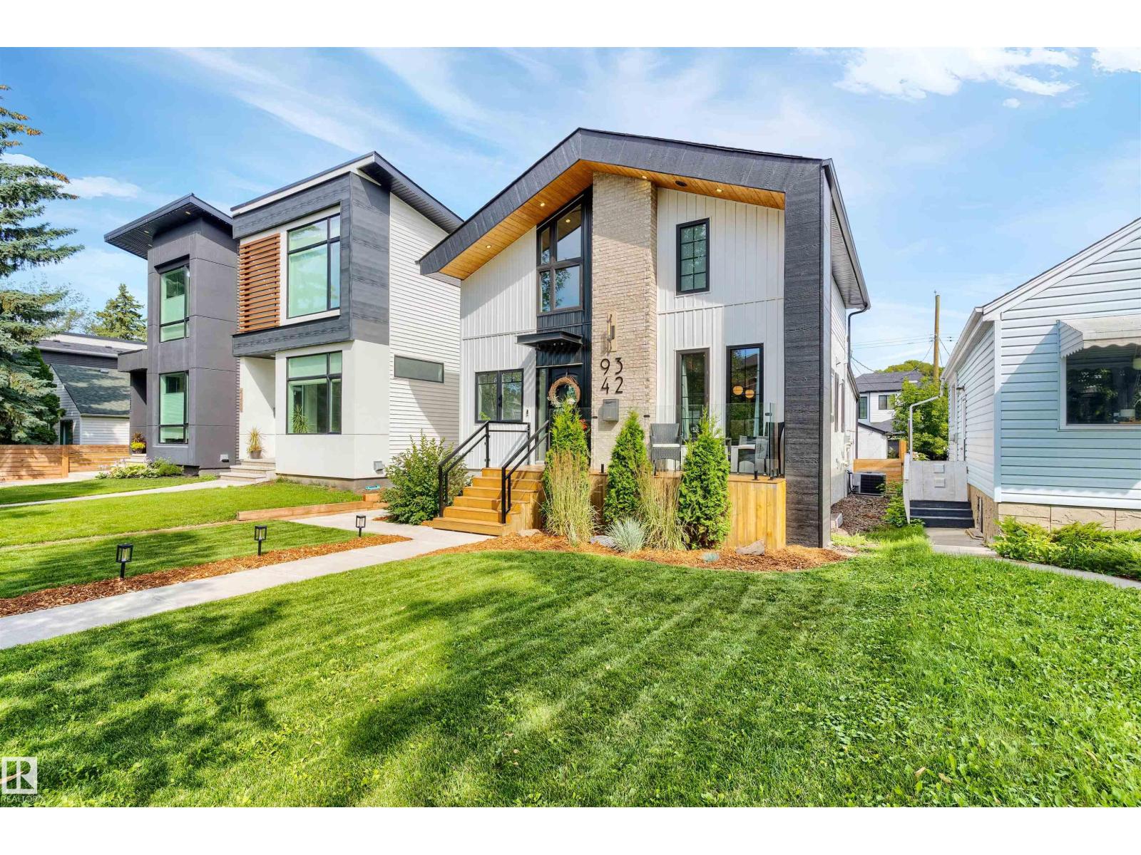 9342 74 AV NW - 47