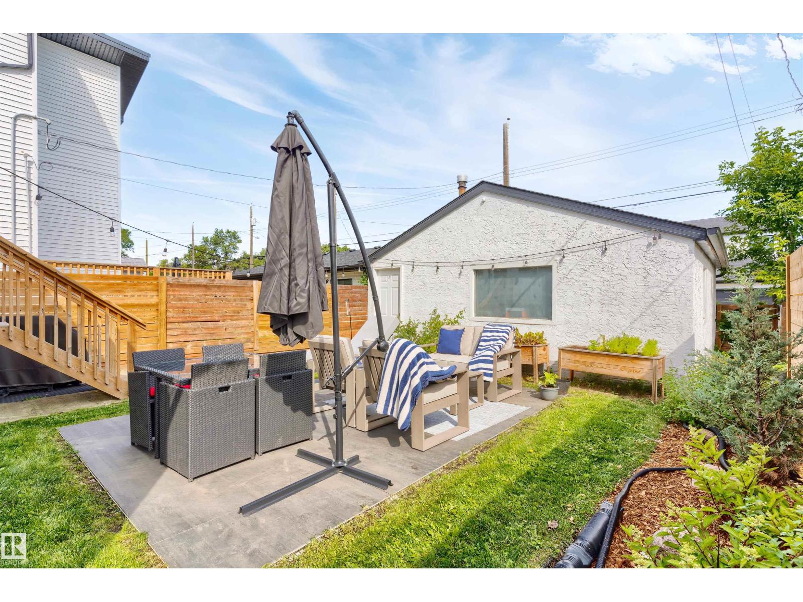 9342 74 AV NW - 38